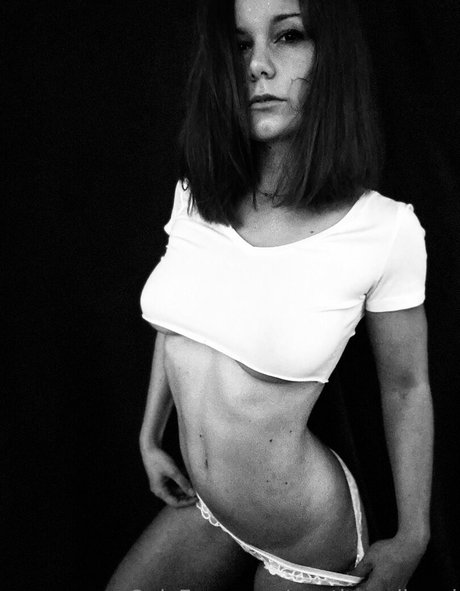 anntheredhead nudes actress images