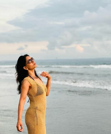 Reshmin Chowdhury star nice photo