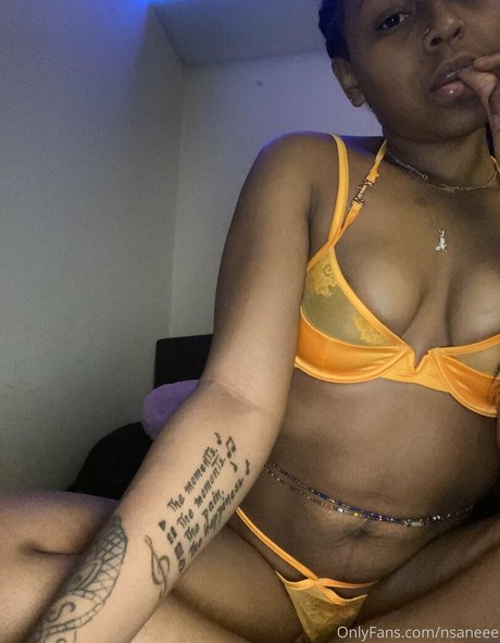 nsaneee model free pics