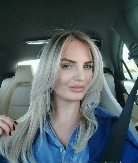 lexy lovee pornstar erotic images