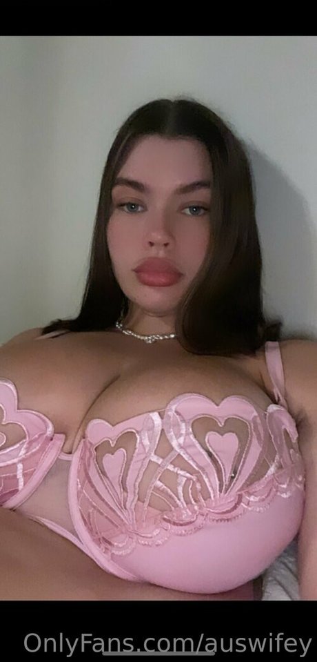 Phoebewillow star perfect pic