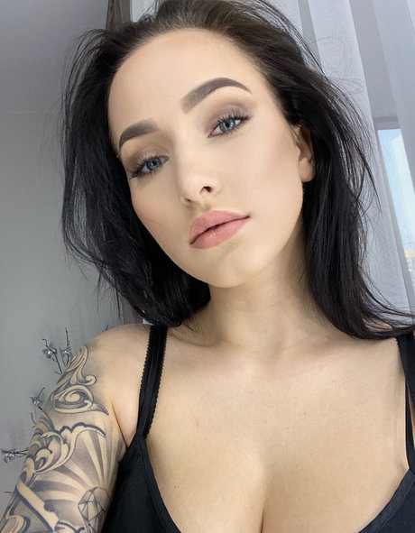 Happy yulia art model image