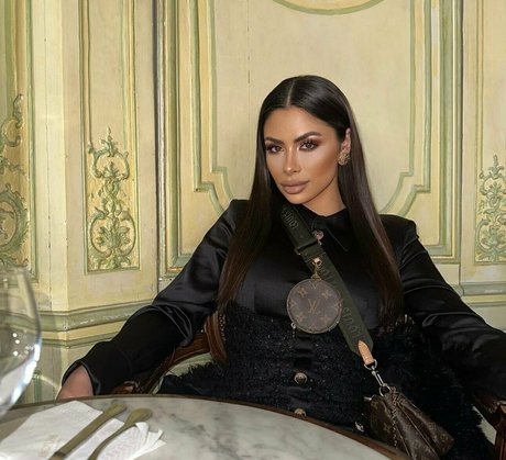 Alus naked pornstar gallery