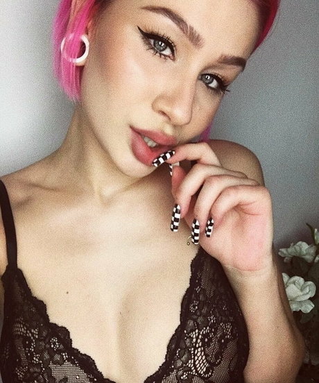 Agata Dziarma hd star photos