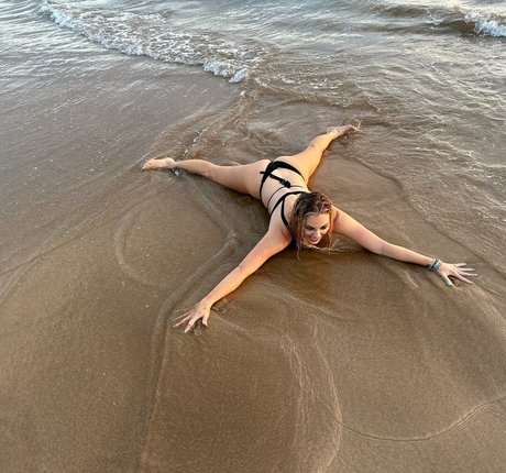 Nicole Arbour sexy pornstar gallery