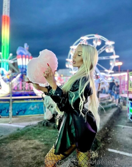 lolaellemodel beautiful star pic