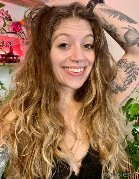 mousiexox model sexy pics