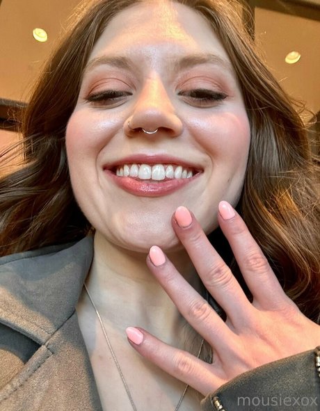 mousiexox pornstar nudes images