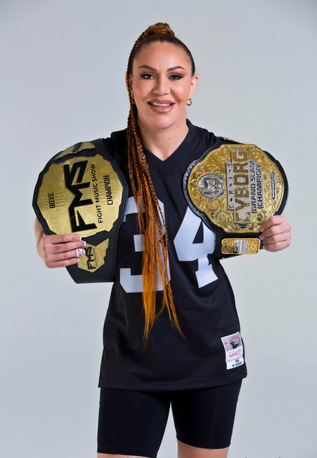 criscyborg nude model picture