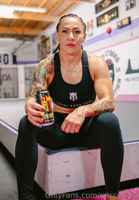 criscyborg star top photo