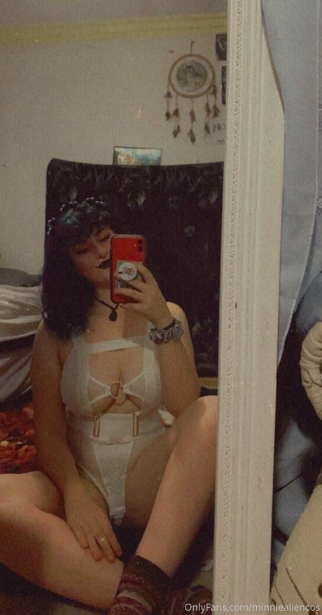 minniealiencos porn actress gallery