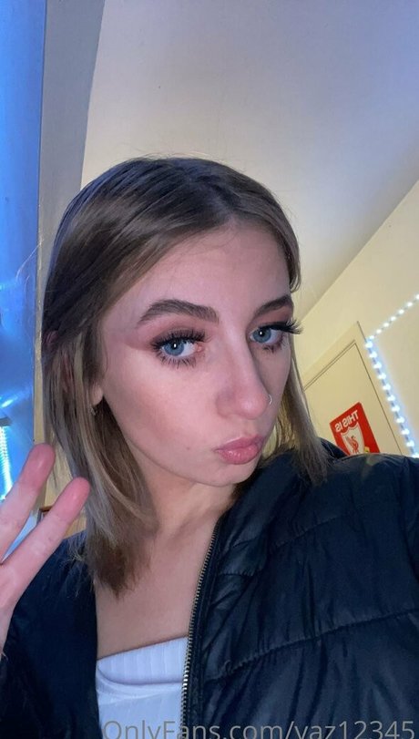 yaz12345 naked model pic