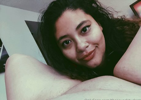 leonadelioness erotic model pictures