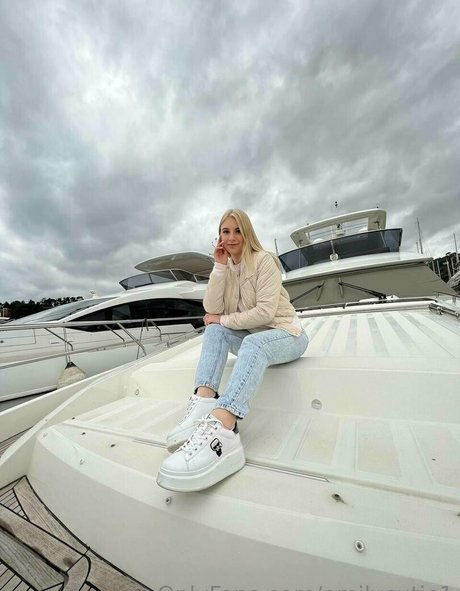 emilycutie1 nice star picture