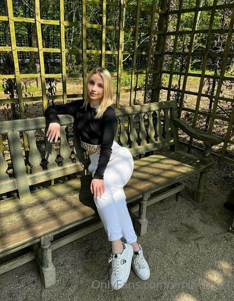 emilycutie1 pornstar beautiful pictures