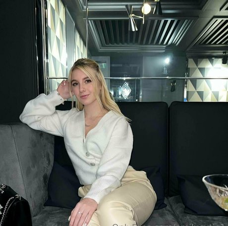 emilycutie1 adult actress picture