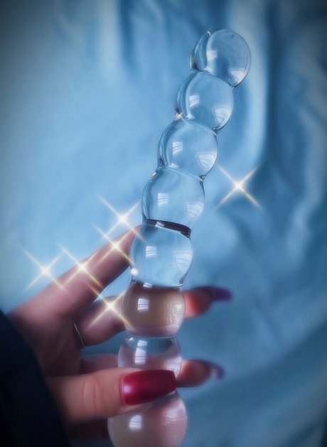 lilylightskin naked model picture