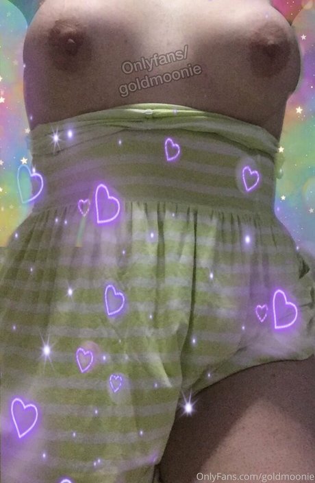 goldmoonie adult model image