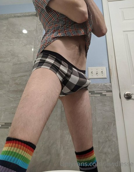 lewdlesse naked pornstar photo