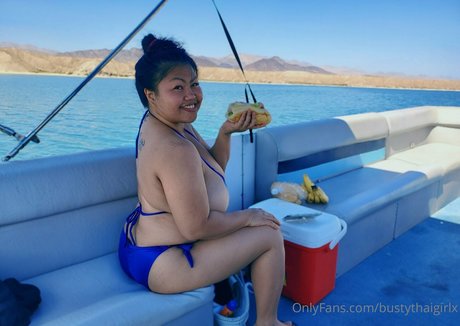 bustythaigirlx model beautiful gallery