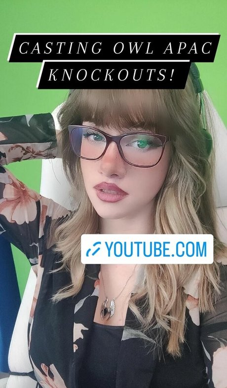 Lemonkiwi exclusive pornstar image