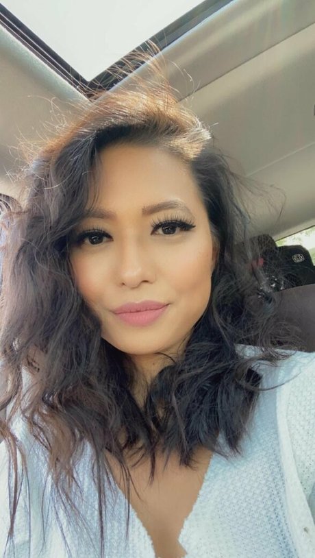 Randomsuburbanite Rose sexy model pic