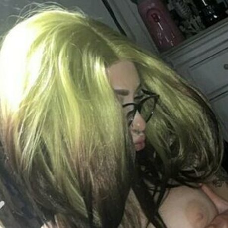 liverinrose sexy pornstar pic