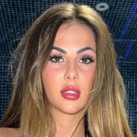 Onlyeeeli nude actress pics