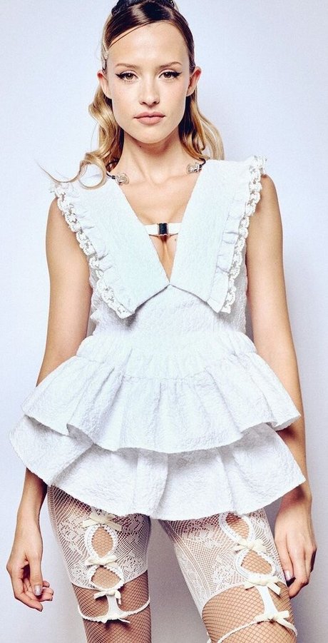 Angele sexy model img