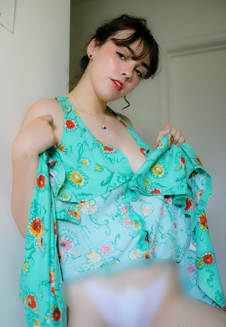 hailierosie model pornographic picture