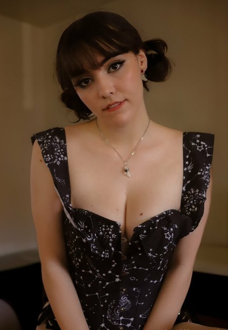 hailierosie pretty model galleries