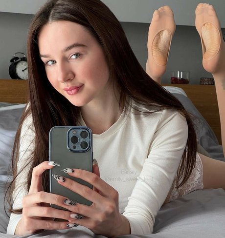 Emily Bailey free star images