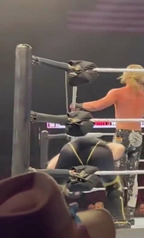 Nikki Cross erotic pornstar archive