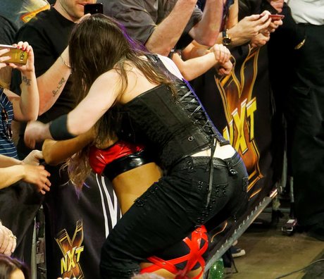 Nikki Cross hd star images