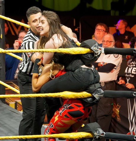 Nikki Cross pornstar free photos