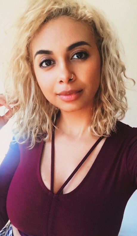 React GirlsYT nice star pic