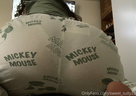 sweet sully23 sex star image