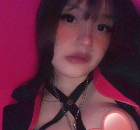 babymelini exclusive actress picture