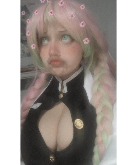 babymelini nude model picture