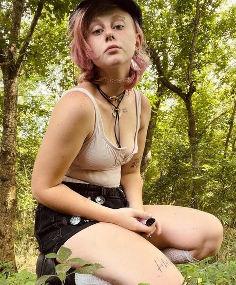 savvaisling star nude image