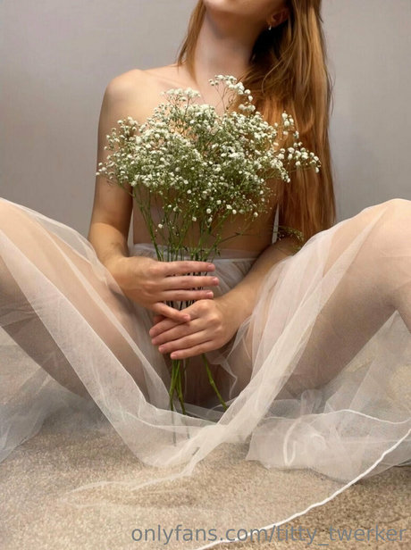 titty twerker erotic star archive