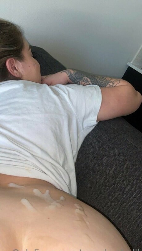 mixhelleeg model pretty picture