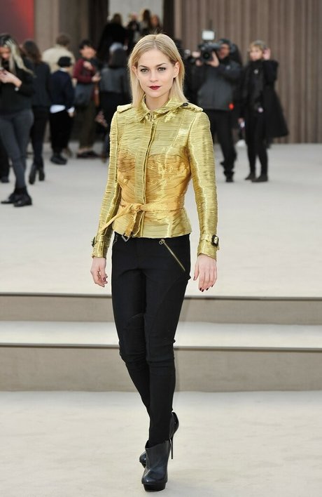 Suki Waterhouse adult actress pic