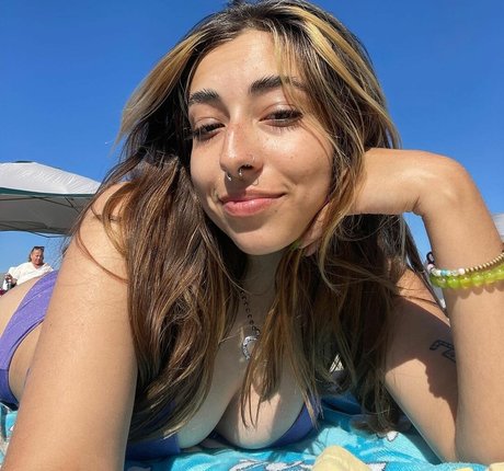 Tiana Renay erotic actress photos