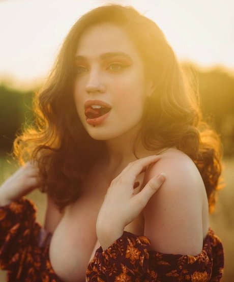 Stephanie Oustalet model art img