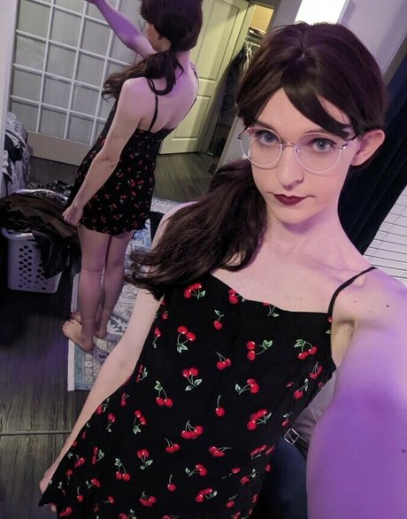 Wendy B_ pretty model picture