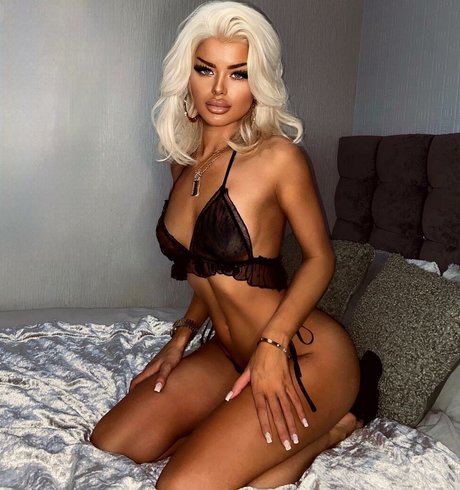 Chloe Inskip star exclusive pictures