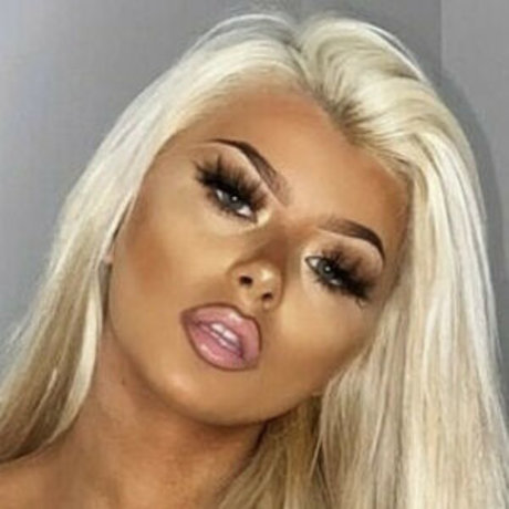 Chloe Inskip model sexy pictures