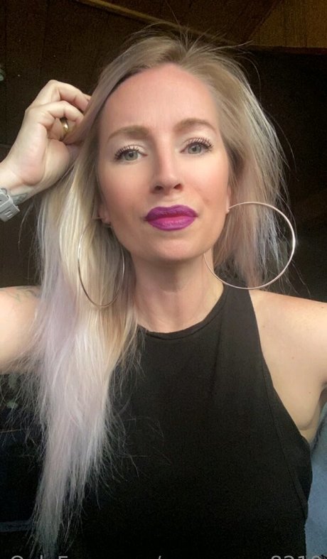 Only yours high quality model photo