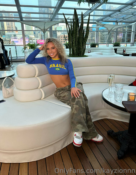 kickingitwithk free pornstar image